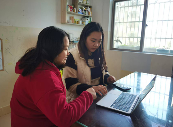 ġ롱F̽˼̎½ɫnı˼̎ɫؘ{мo